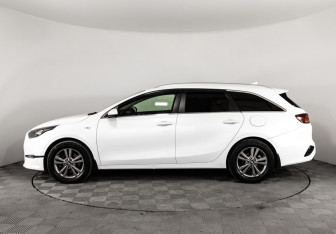 Подержанный автомобиль Kia Ceed Wagon 2021 года (8 фото)
