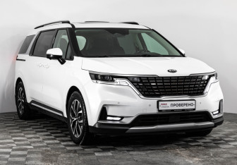 Подержанный автомобиль Kia Carnival 2021 года (3 фото)
