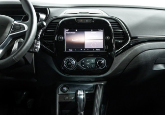 Подержанный автомобиль Renault Kaptur 2020 года (14 фото)