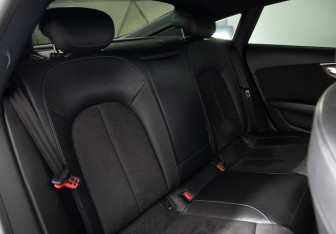 Подержанный автомобиль Audi A7 2012 года (12 фото)