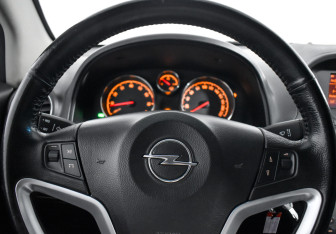 Подержанный автомобиль Opel Antara 2012 года (16 фото)