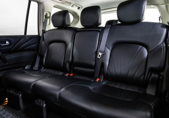 Подержанный автомобиль Infiniti QX80 2016 года (27 фото)