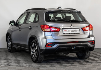 Подержанный автомобиль Mitsubishi ASX 2018 года (7 фото)