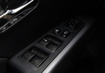 Подержанный автомобиль Citroen C-Crosser 2008 года (16 фото)