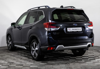 Подержанный автомобиль Subaru Forester Suv 2018 года (9 фото)