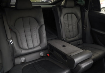 Подержанный автомобиль BMW X6 2021 года (34 фото)