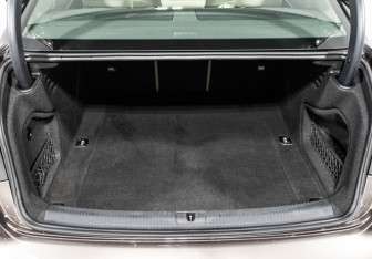 Подержанный автомобиль Audi A4 Sedan 2016 года (15 фото)