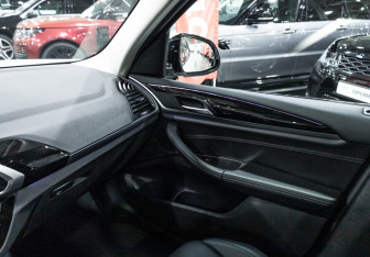 Подержанный автомобиль BMW X3 2018 года (31 фото)