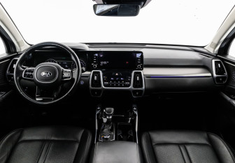 Подержанный автомобиль Kia Sorento 2021 года (10 фото)