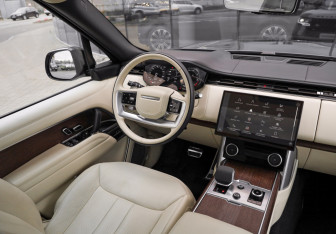 Подержанный автомобиль Land Rover Range Rover 2023 года (13 фото)