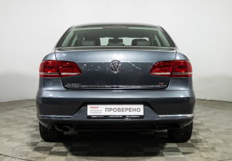 Подержанный автомобиль Volkswagen Passat Sedan 2012 года (6 фото)