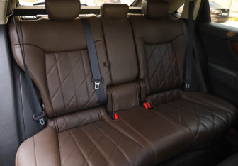 Подержанный автомобиль Infiniti QX70 2016 года (27 фото)