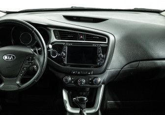 Подержанный автомобиль Kia Ceed Hatchback 2018 года (14 фото)