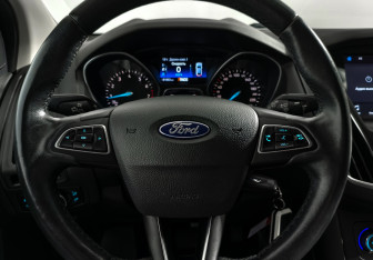 Подержанный автомобиль Ford Focus Sedan 2019 года (16 фото)