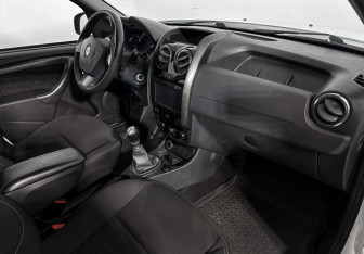 Подержанный автомобиль Renault Duster 2016 года (13 фото)