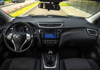 Подержанный автомобиль Nissan Qashqai 2017 года (11 фото)