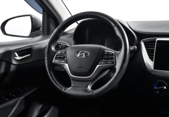 Подержанный автомобиль Hyundai Solaris Sedan 2017 года (15 фото)