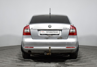 Подержанный автомобиль Skoda Octavia Liftback 2011 года (6 фото)