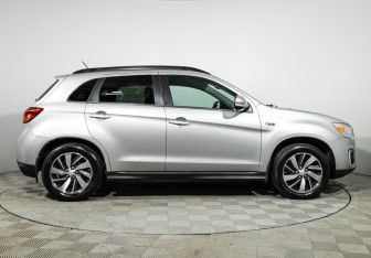 Подержанный автомобиль Mitsubishi ASX 2014 года (4 фото)