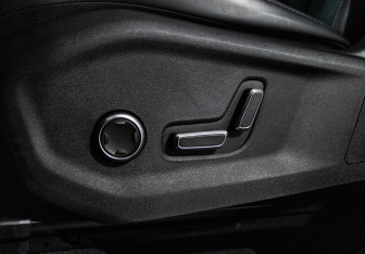 Подержанный автомобиль Geely Monjaro 2023 года (22 фото)