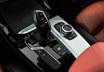 Подержанный автомобиль BMW X3 2020 года (19 фото)
