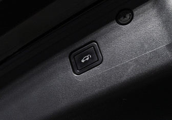 Подержанный автомобиль Changan UNI-K 2023 года (26 фото)