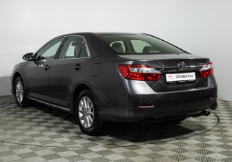 Подержанный автомобиль Toyota Camry Sedan 2014 года (7 фото)