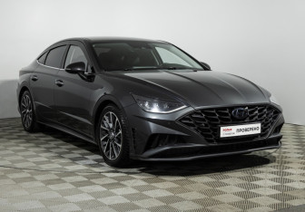 Подержанный автомобиль Hyundai Sonata 2020 года (3 фото)