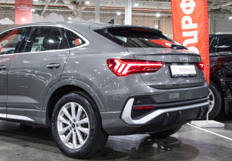 Подержанный автомобиль Audi Q3 Sportback 2020 года (15 фото)
