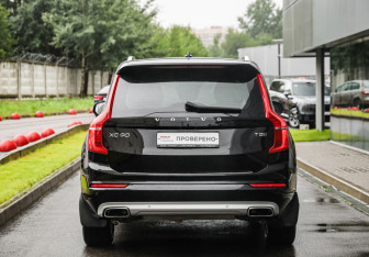 Подержанный автомобиль Volvo XC90 2020 года (7 фото)
