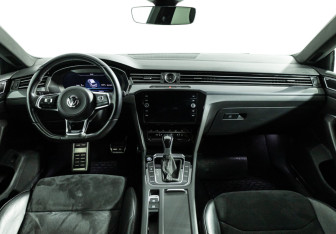 Подержанный автомобиль Volkswagen Arteon 2018 года (13 фото)