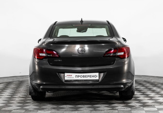 Подержанный автомобиль Opel Astra Sedan 2012 года (6 фото)