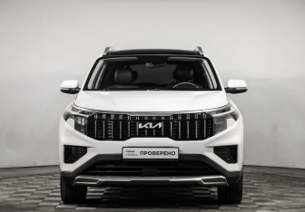 Подержанный автомобиль Kia Sportage 2022 года (2 фото)