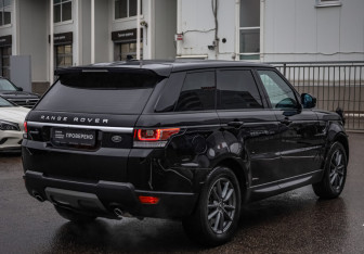 Подержанный автомобиль Land Rover Range Rover Sport 2016 года (7 фото)
