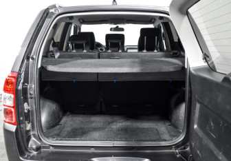 Подержанный автомобиль Suzuki Grand Vitara 2013 года (18 фото)