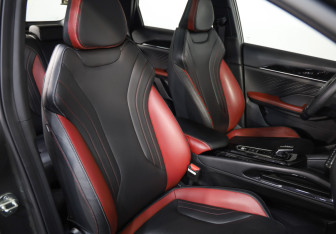 Подержанный автомобиль Geely Coolray 2023 года (19 фото)