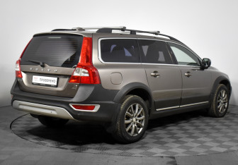 Подержанный автомобиль Volvo XC70 2008 года (5 фото)