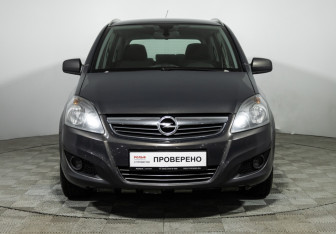 Подержанный автомобиль Opel Zafira Compactvan 2013 года (2 фото)