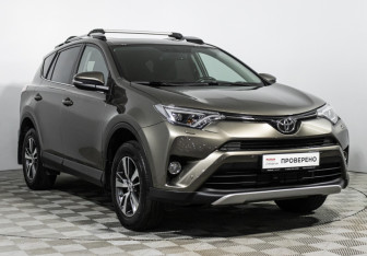 Подержанный автомобиль Toyota RAV4 2018 года (3 фото)
