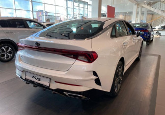 Новый Kia K5 2025 (4 фото)