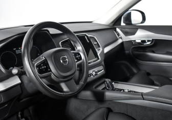 Подержанный автомобиль Volvo XC90 2019 года (9 фото)