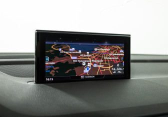 Подержанный автомобиль Audi Q7 2016 года (18 фото)