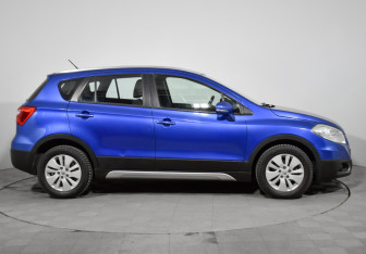 Подержанный автомобиль Suzuki SX4 Hatchback 2014 года (4 фото)