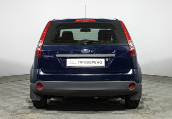 Подержанный автомобиль Ford Fiesta Hatchback 2008 года (6 фото)