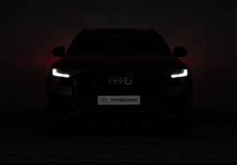 Подержанный автомобиль Audi Q8 2019 года (34 фото)