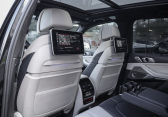 Подержанный автомобиль BMW X5 2021 года (29 фото)