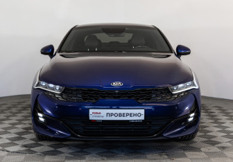 Подержанный автомобиль Kia K5 2021 года (2 фото)