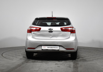Подержанный автомобиль Kia Rio Hatchback 2014 года (6 фото)