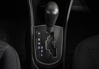 Подержанный автомобиль Hyundai Solaris Hatchback 2015 года (15 фото)