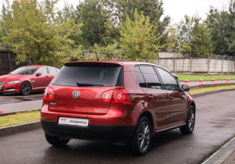 Подержанный автомобиль Volkswagen Golf Hatchback 2008 года (6 фото)